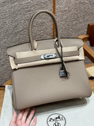 Hermes Togo From France
Hardware