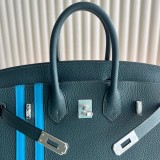 Hermes swift 
Color