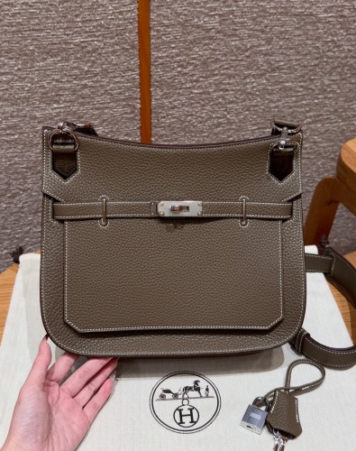 Hermes clemence  From France
Hardware