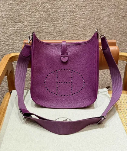 Hermes clemence
Hardware