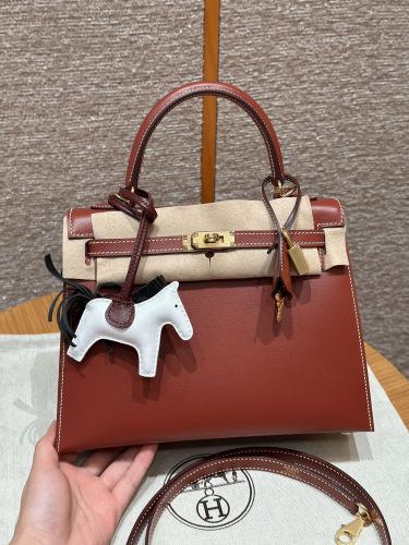 Hermes Box From France
Hardware