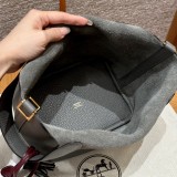 Hermes Picotin lock
Colour