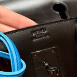 Hermes box From France
Hardware