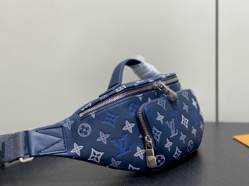 M28619 Rush Bumbag in dark blue full leather
