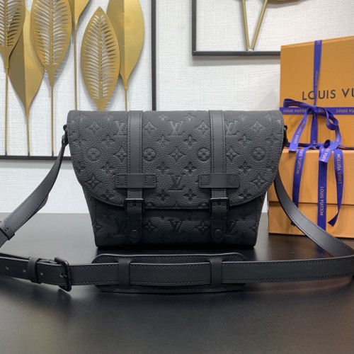  M28324 Christopher Messenger Bag 