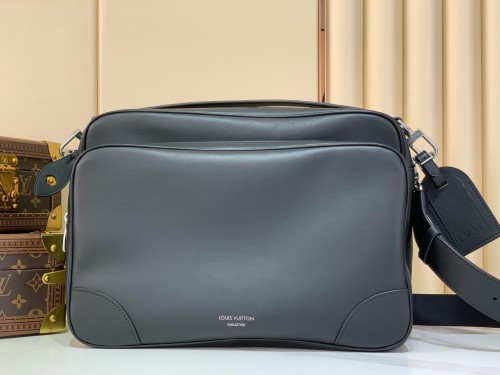 M27999 Black Nil XL Messenger Bag
