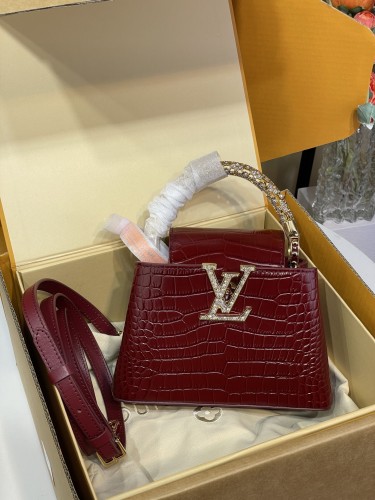 M141775 Burgundy Capucines Mini Handbag 13.6 x 8 x 21 cm