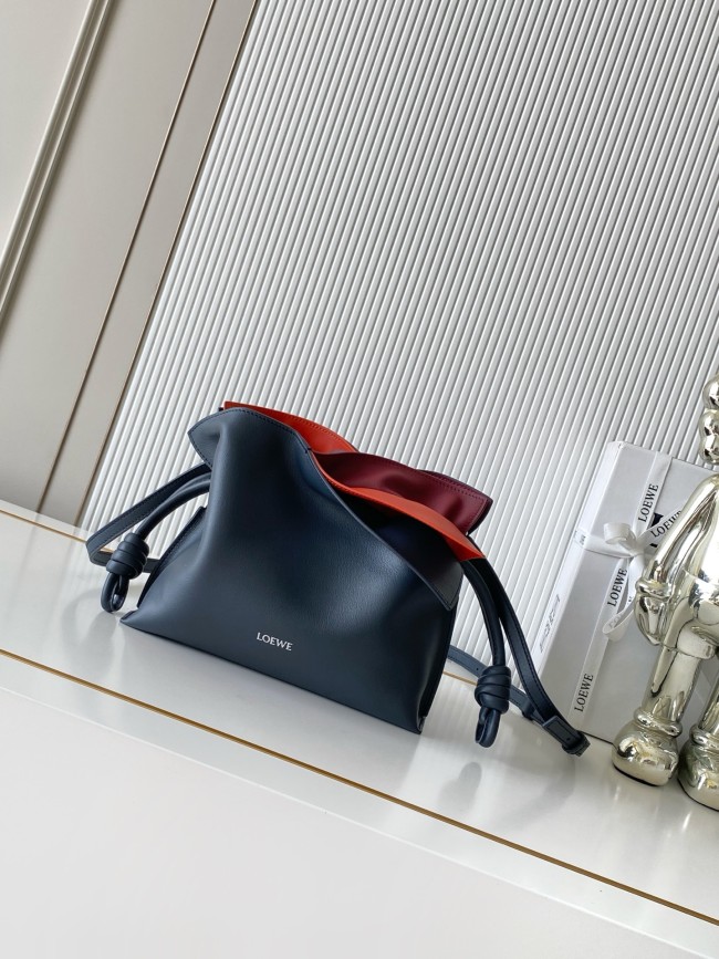 New Edition Flamenco Clutch (Mini 23cm) – Nappa Calfskin – Deep Navy Blue Color-Block (Dimensions 23cm x 18cm x 9cm)