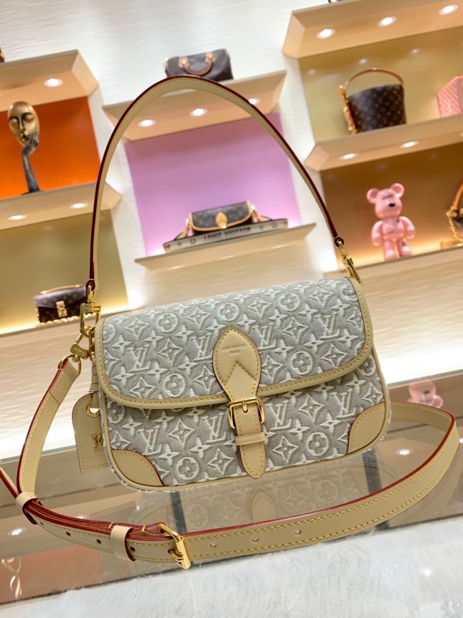 M29795 Diane Handbag 24 x 15 x 9 cm