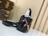 M29443 CAPUCINES WEST mini handbag, 12 x 8 x 22 cm
