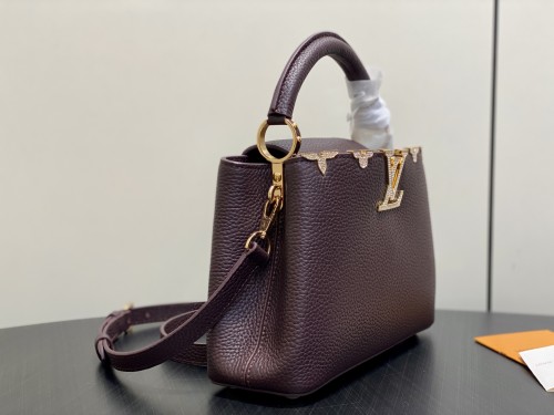M27194 Capucines BB handbag, size 27x18x9cm