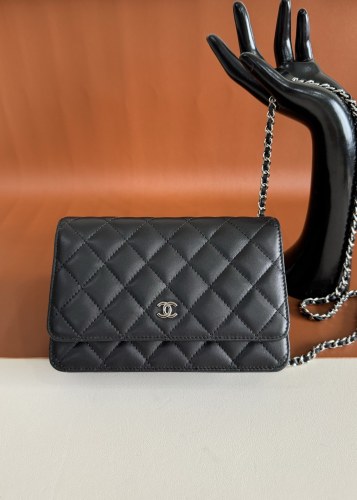 AP0250 CHANEL Master lamskin Quilted Chain Wallet (WOC) black with silver hardware 12.3 x 19.2 x 3.5cm
