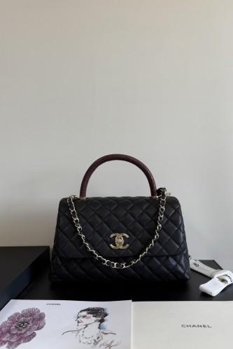 A92991 Chanel red Coco handle Flap bag 18 x 29 x 12cm
