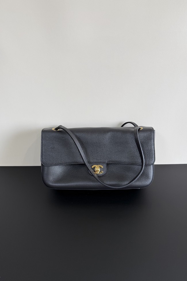 AS6231 Chanel 26S Maxi Flap Bag 18 x 32 x 9.5 cm