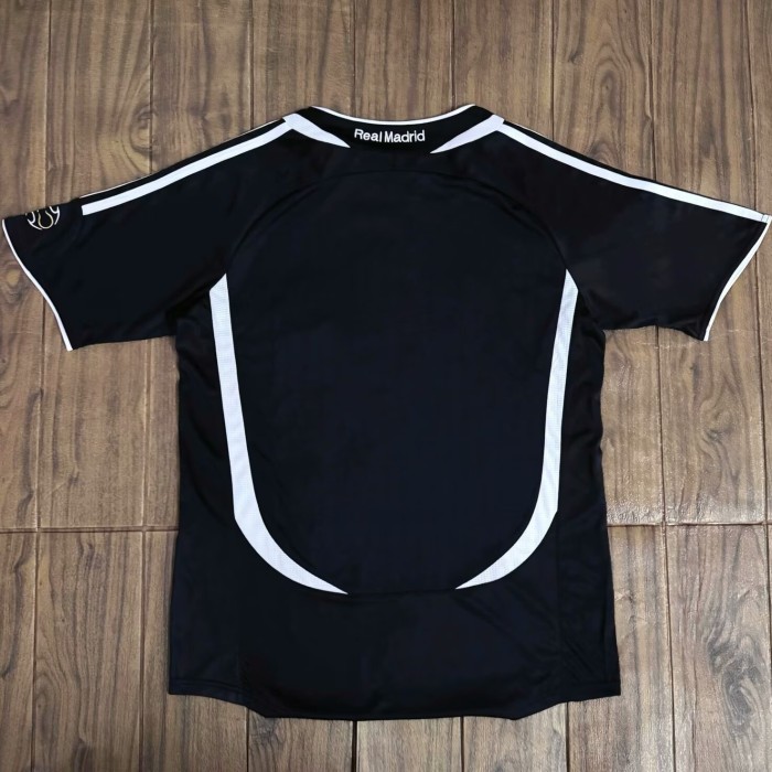 2006-2007 RMA Away Retro Soccer Jersey