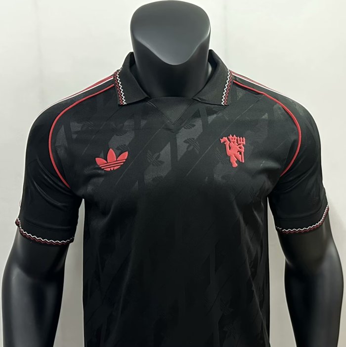 24-25 Man Utd Black Retro Edition Polo Short Sleeve