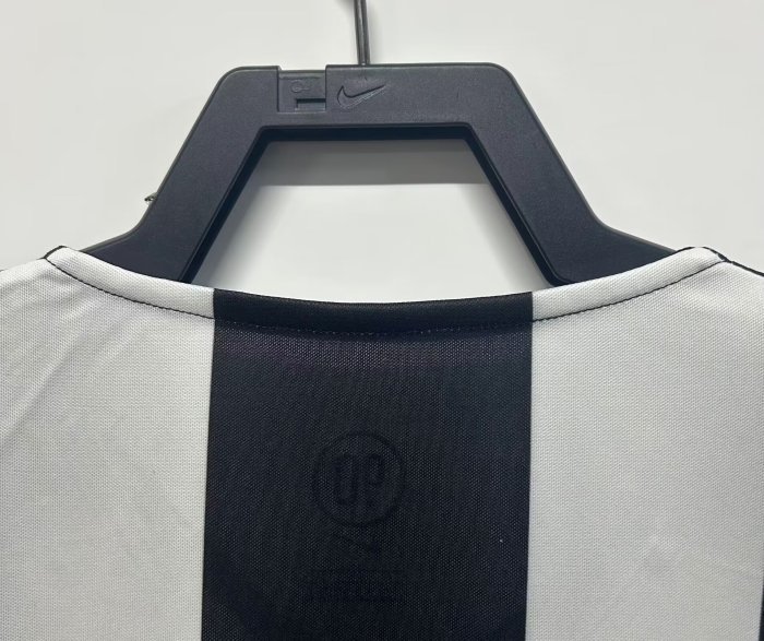 2004-2005 JUV Home Retro Soccer Jersey