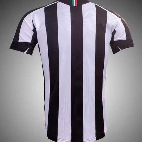2005-2006 JUV Home Retro Soccer Jersey