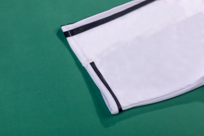 2003-2004 RMA Home Retro Soccer Jersey