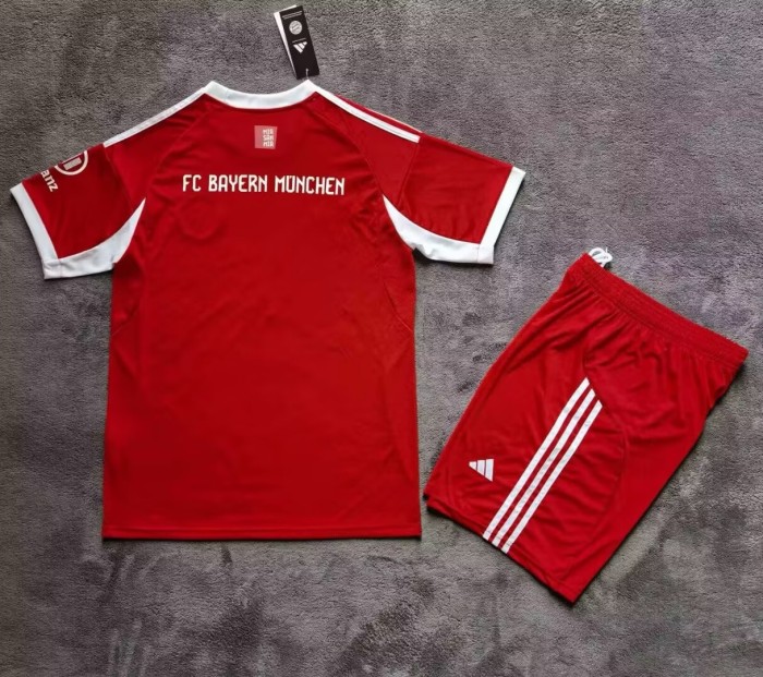 25-26 Bayern Home Adult Suit