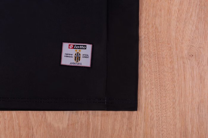 2001-2002 JUV Away Retro Soccer Jersey