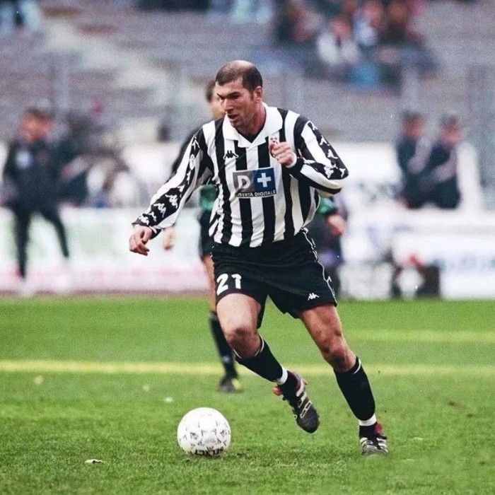 1999-2000 JUV Home Retro Long Sleeve Soccer Jersey