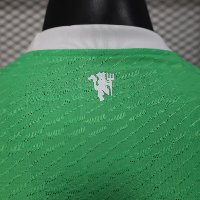 25-26 Man Utd Green Goalkeeper Player Version Soccer Jersey