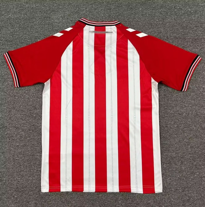 25-26 Sunderland Home Fans Soccer Jersey
