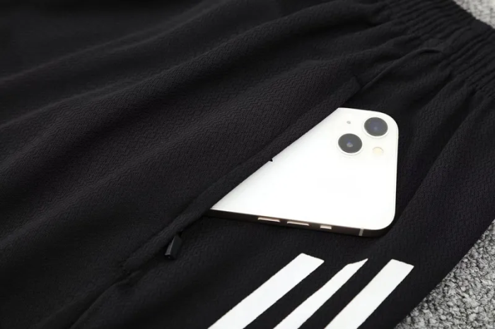 25-26 Man Utd High Quality Training Short Suit