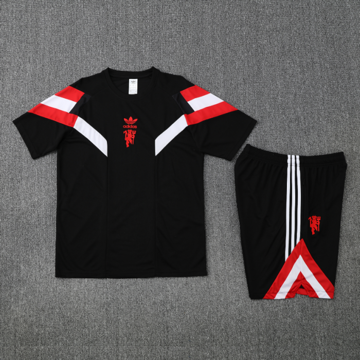 25-26 Man Utd High Quality Training Short Suit