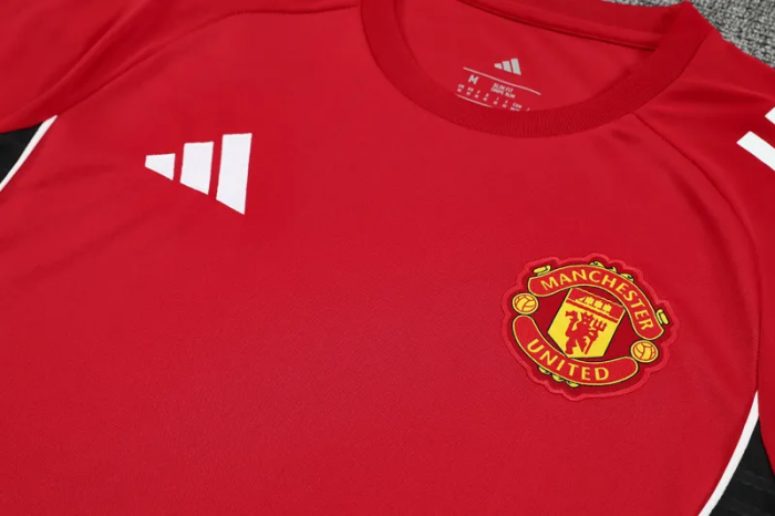 25-26 Man Utd High Quality Training Short Suit