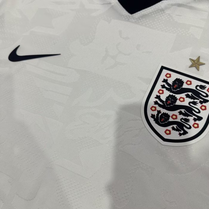 2026 England Home Long Sleeve Player Version Soccer Jersey (长袖球员)