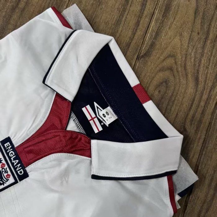 2004-2005 England Home Retro Soccer Jersey