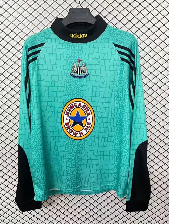 1997-1998 Newcastle Green Goalkeeper Long sleeves Retro Soccer Jersey