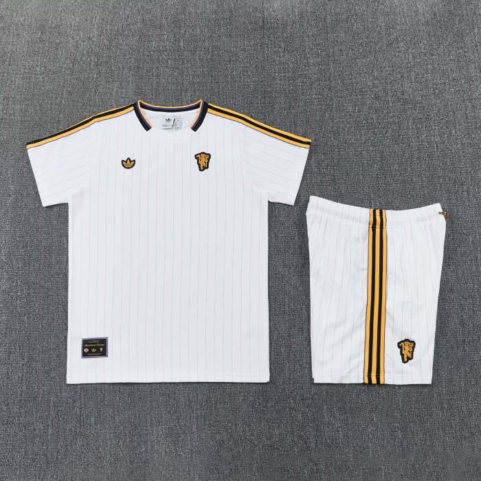 25-26 Man Utd High Quality Training Short Suit