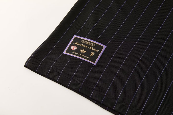 25-26 Man Utd High Quality Training Short Suit