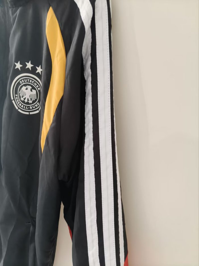 2026 Germany New Pattern Windbreaker