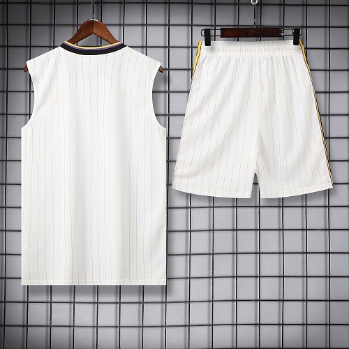 26-27 Man Utd High Quality Tank Top And Shorts Suit