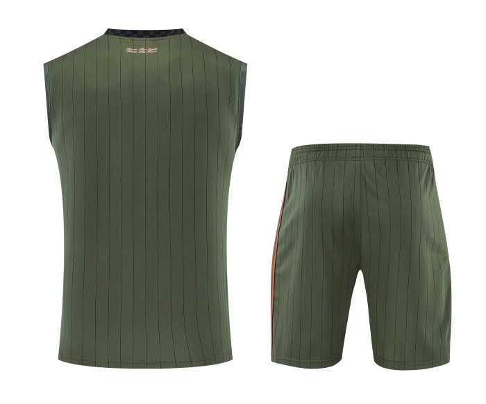 26-27  Bayern High quality Tank Top And Shorts Suit