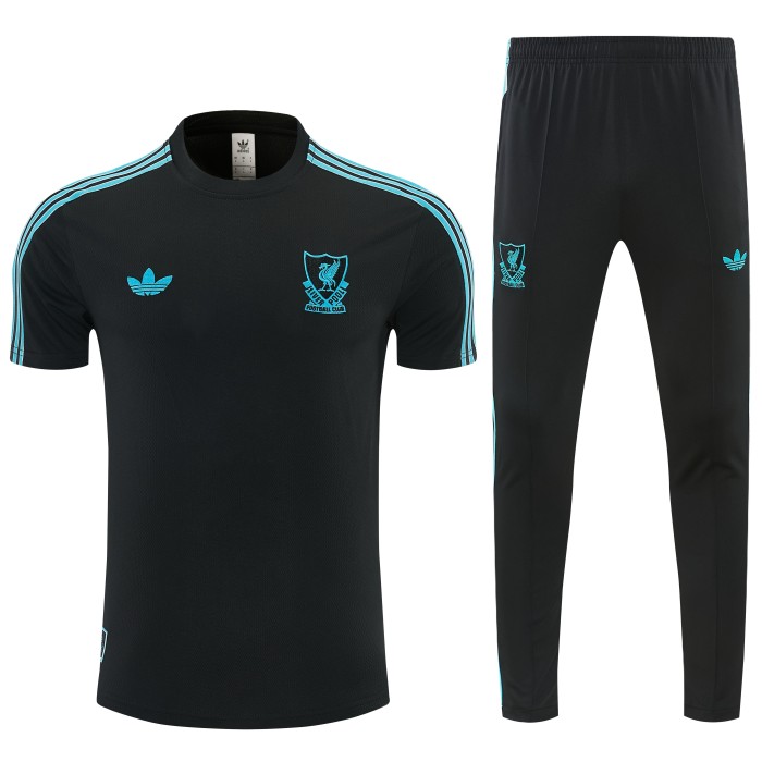 26-27  Liverpool  Short shirts and Long trousers Suit (圆领)