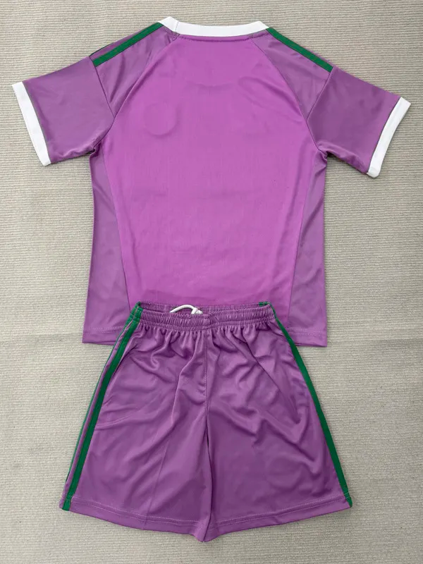 26-27 Man Utd Pink Goalkeeper Adult Suit