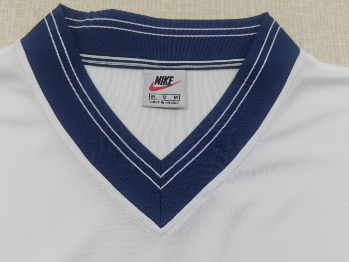 1998-1999 Pumas UNAM Home Long Sleeve Retro Soccer Jersey