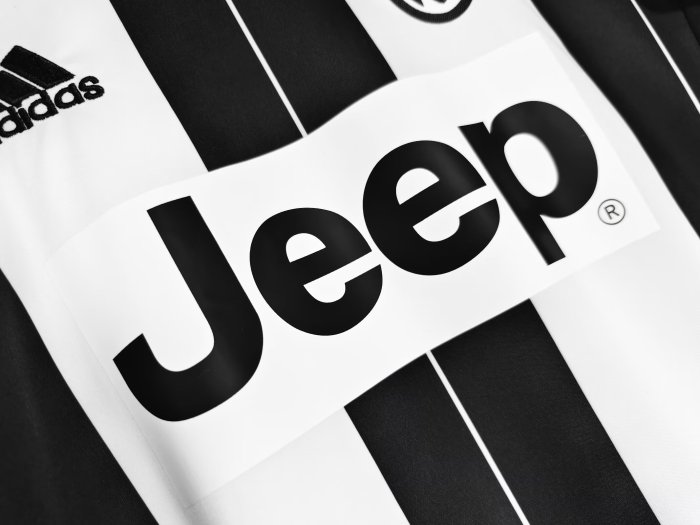 2016-2017 JUV Home Retro Soccer Jersey