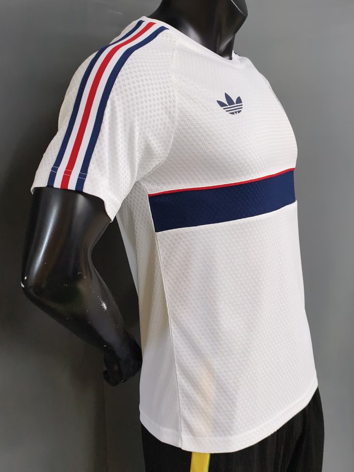 26-27 Bayern White Player Version Training shirts