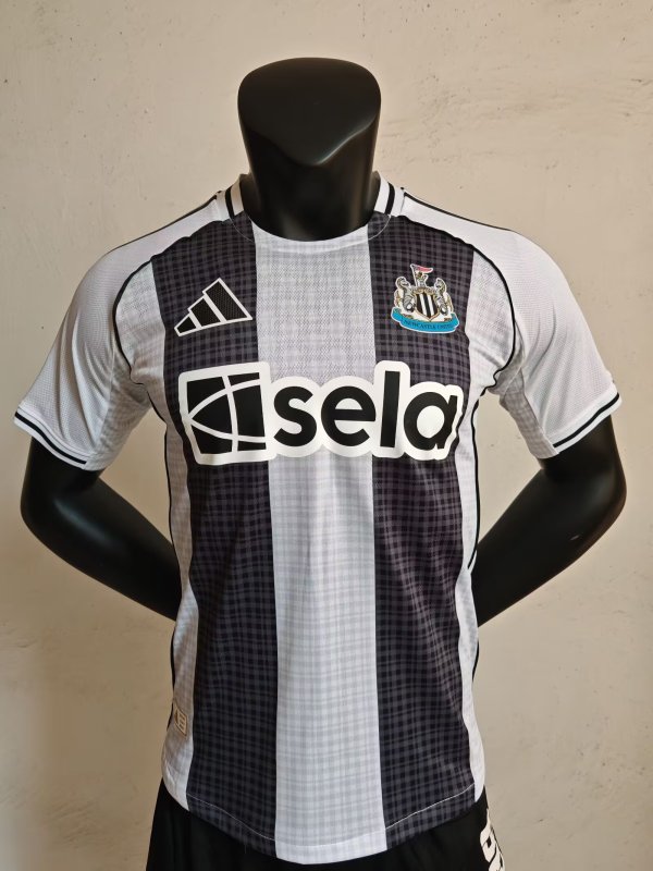 25-26 Newcastle Home Player Version Soccer Jersey