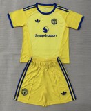 26-27 Man Utd Yellow Goalkeeper Adult Suit