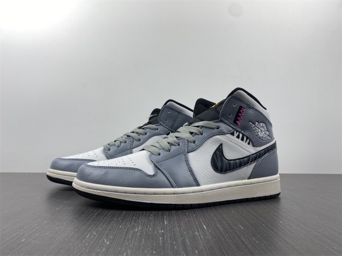 Brenndasneakers Air Jordan 1 Mid 554724-170