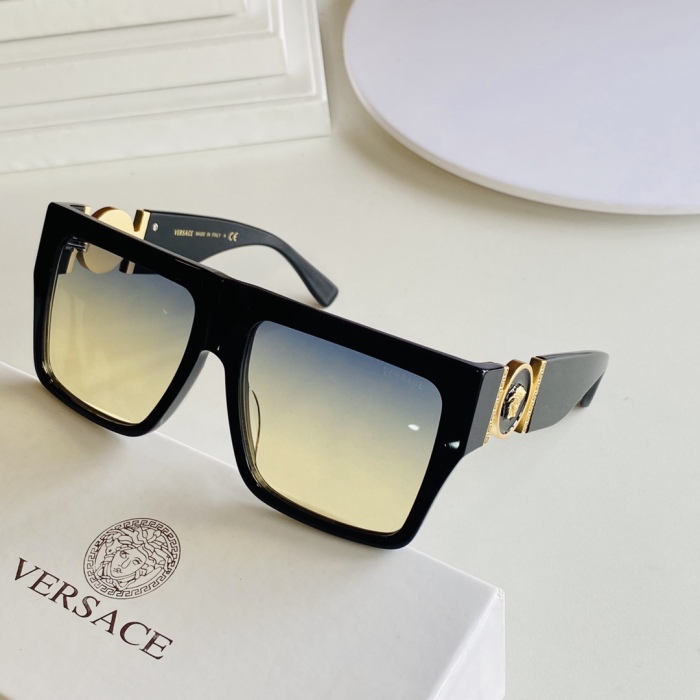 Brenndasneakers V*ersace Glasses Top