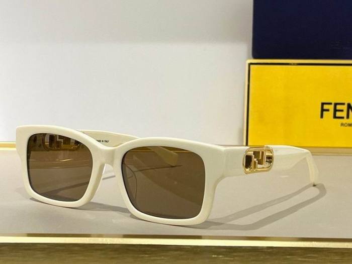 Brenndasneakers F*endi Glasses Top