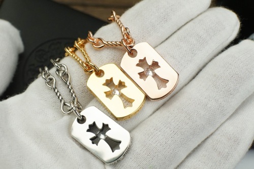 Brenndasneakers Necklace C*hrome H*earts